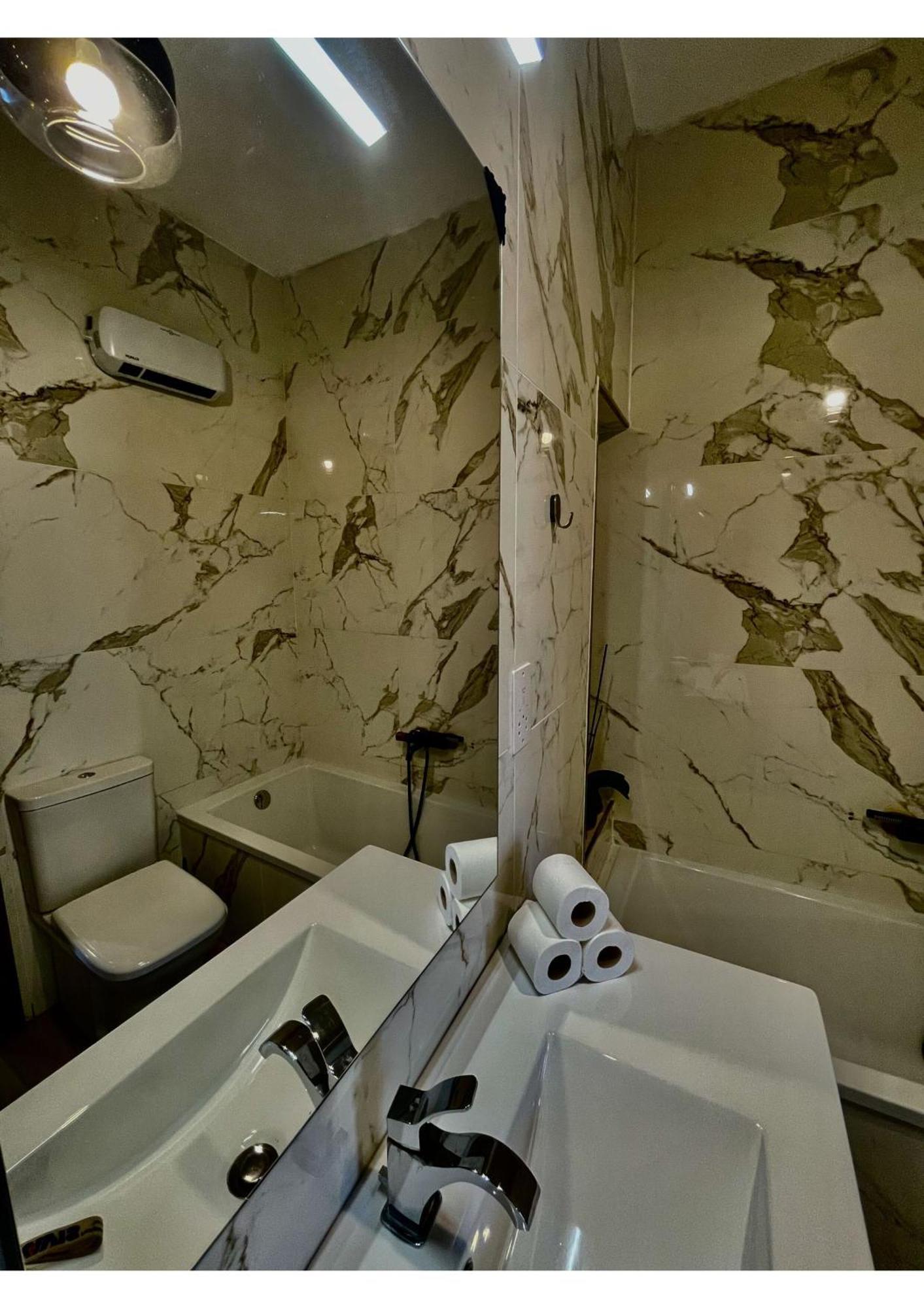 Airport Accommodation Bedroom With Your Own Private Bathroom Self Check In And Self Check Out Air-Condition Included Mqabba Exterior foto
