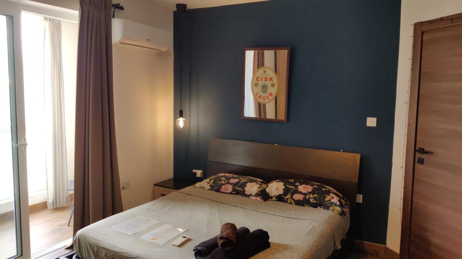 Airport Accommodation Bedroom With Your Own Private Bathroom Self Check In And Self Check Out Air-Condition Included Mqabba Exterior foto